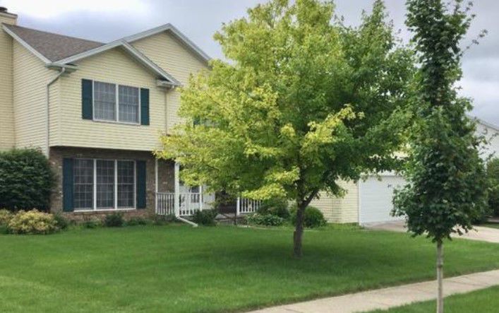 2507 Blarney Stone Lane, Bloomington $259,900